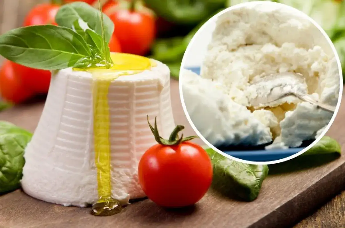 Puszysta ricotta bez laktozy polana oliwą, z pomidorkami i bazylią. Idealna do lekkich sałatek i deserów.